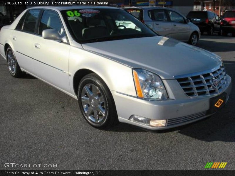 Light Platinum Metallic / Titanium 2006 Cadillac DTS Luxury