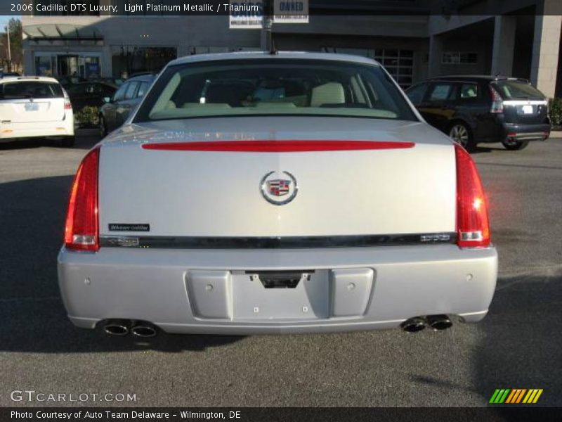 Light Platinum Metallic / Titanium 2006 Cadillac DTS Luxury