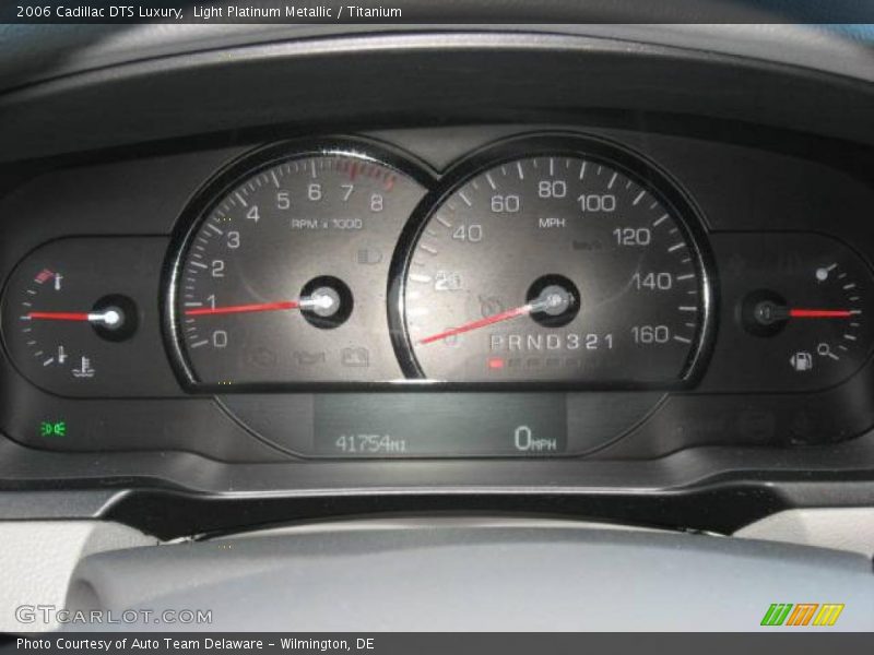 Light Platinum Metallic / Titanium 2006 Cadillac DTS Luxury