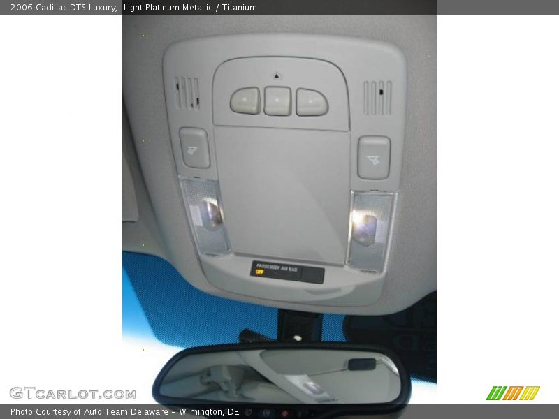 Light Platinum Metallic / Titanium 2006 Cadillac DTS Luxury