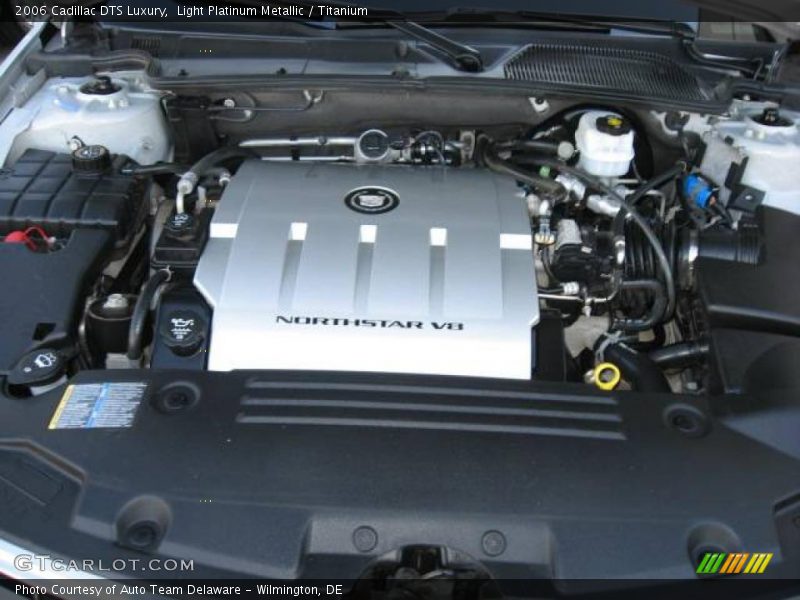 Light Platinum Metallic / Titanium 2006 Cadillac DTS Luxury