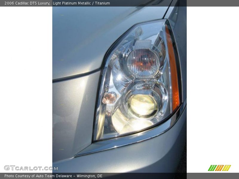 Light Platinum Metallic / Titanium 2006 Cadillac DTS Luxury