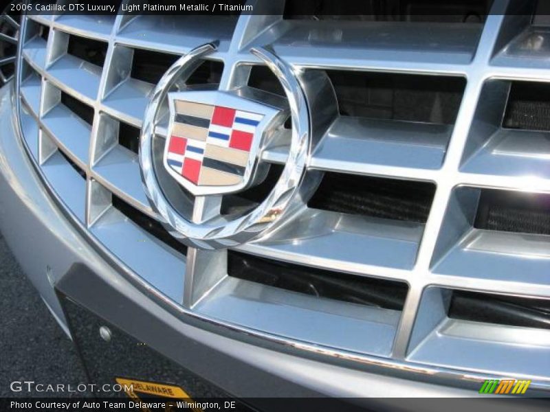 Light Platinum Metallic / Titanium 2006 Cadillac DTS Luxury