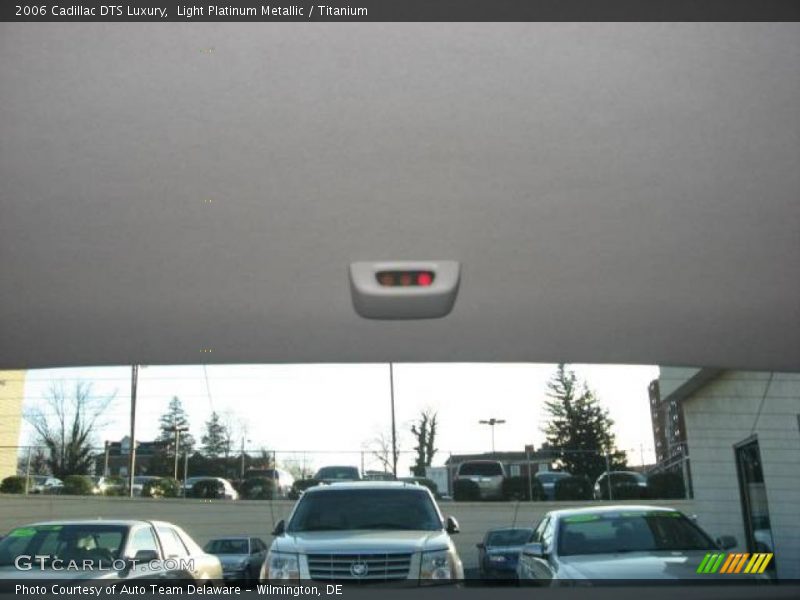 Light Platinum Metallic / Titanium 2006 Cadillac DTS Luxury