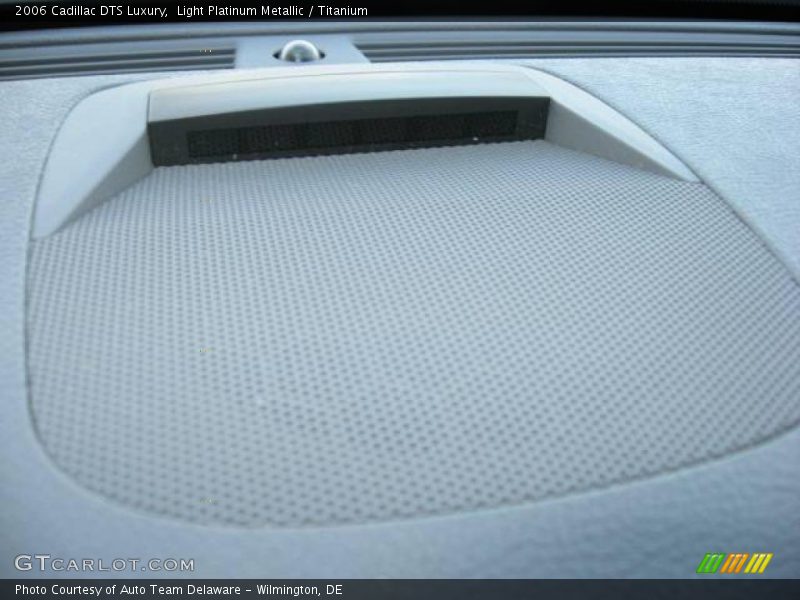 Light Platinum Metallic / Titanium 2006 Cadillac DTS Luxury