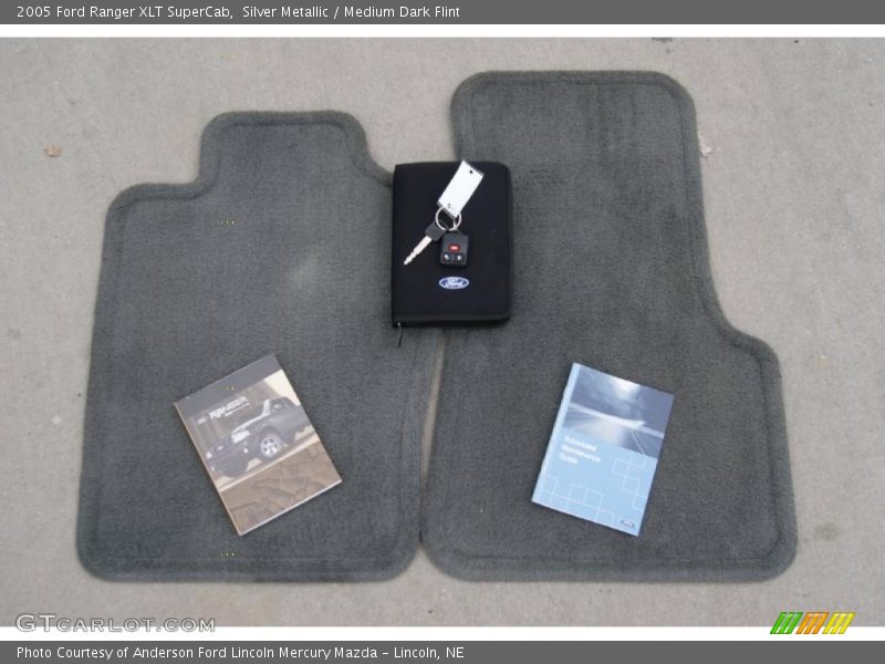 Silver Metallic / Medium Dark Flint 2005 Ford Ranger XLT SuperCab