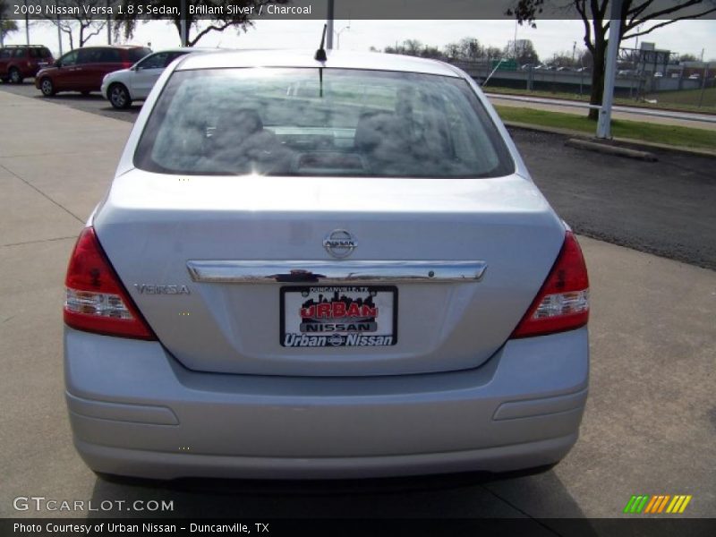 Brillant Silver / Charcoal 2009 Nissan Versa 1.8 S Sedan