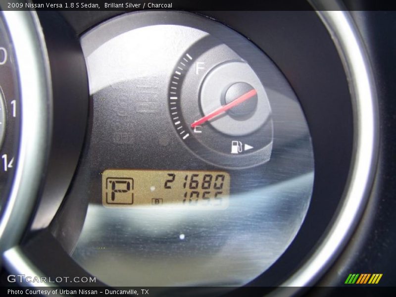 Brillant Silver / Charcoal 2009 Nissan Versa 1.8 S Sedan