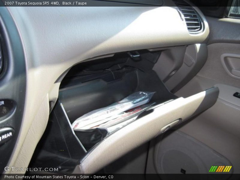 Black / Taupe 2007 Toyota Sequoia SR5 4WD
