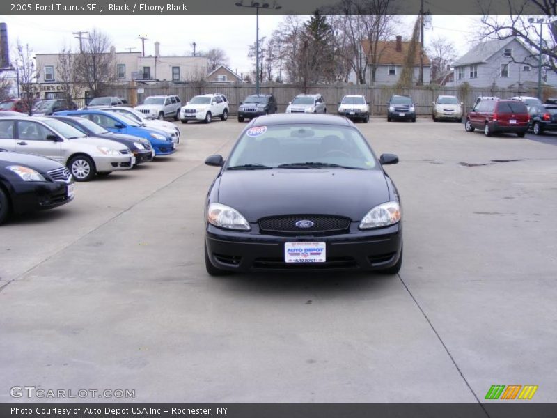Black / Ebony Black 2005 Ford Taurus SEL