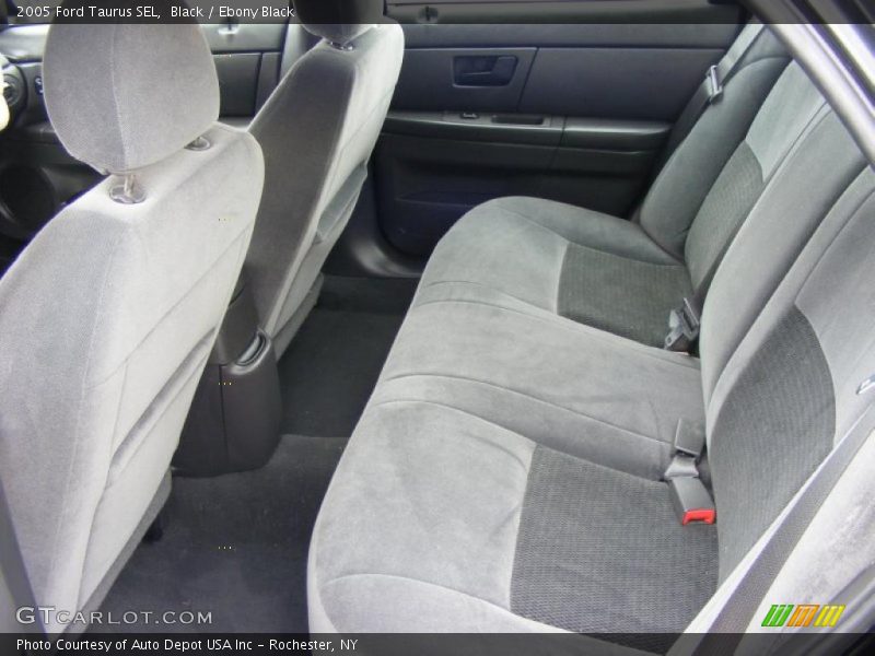 Black / Ebony Black 2005 Ford Taurus SEL