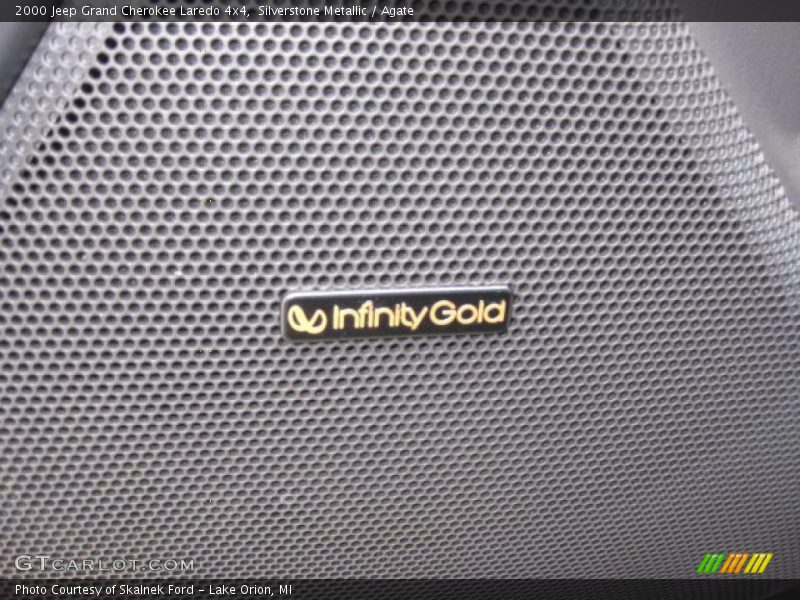 Silverstone Metallic / Agate 2000 Jeep Grand Cherokee Laredo 4x4