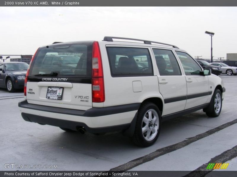 White / Graphite 2000 Volvo V70 XC AWD