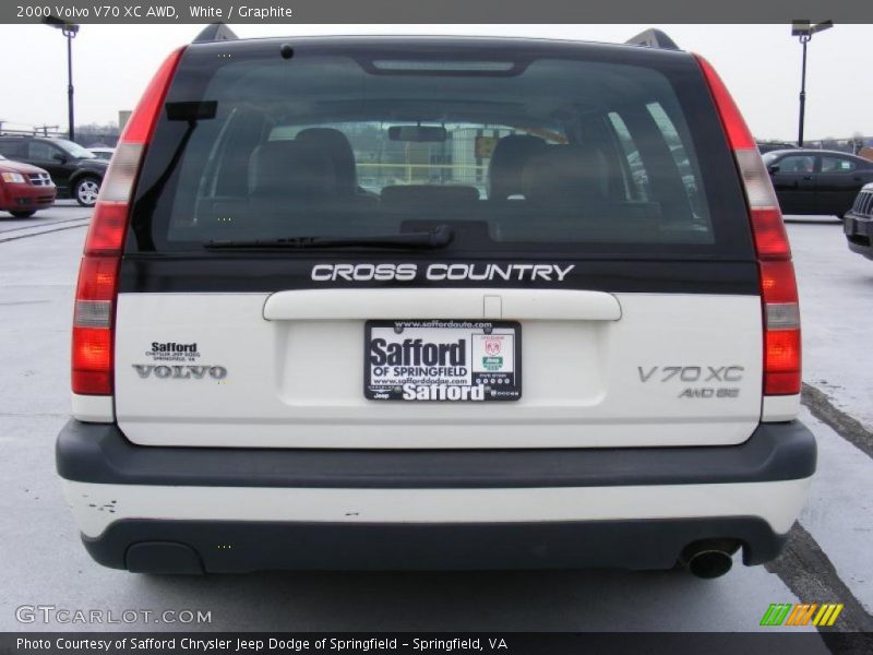 White / Graphite 2000 Volvo V70 XC AWD