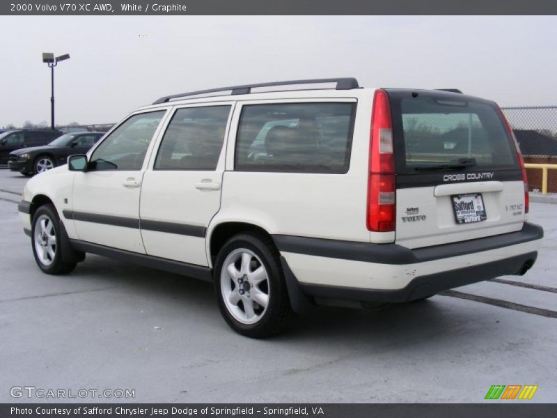 White / Graphite 2000 Volvo V70 XC AWD