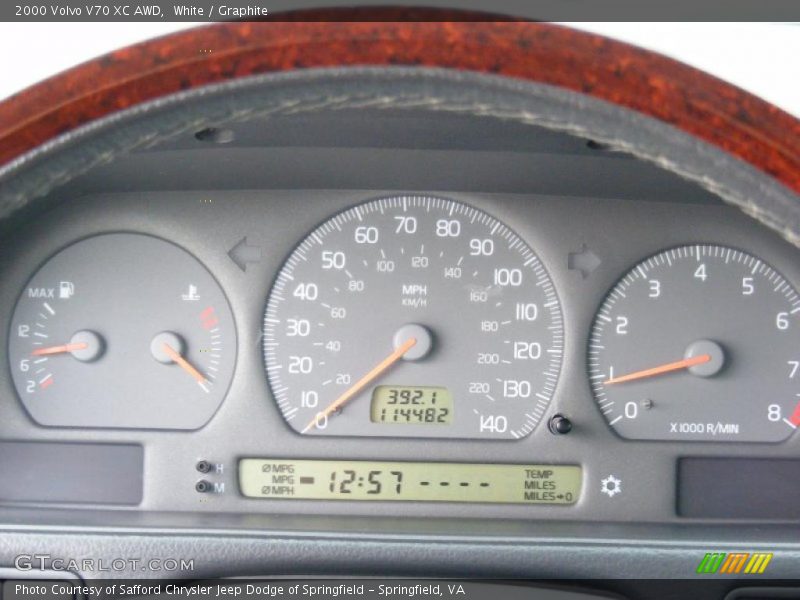 White / Graphite 2000 Volvo V70 XC AWD