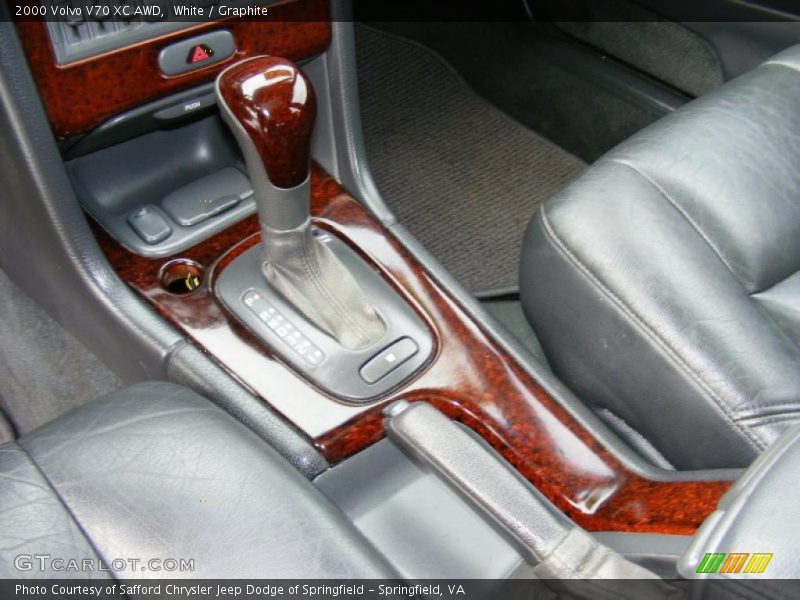 White / Graphite 2000 Volvo V70 XC AWD