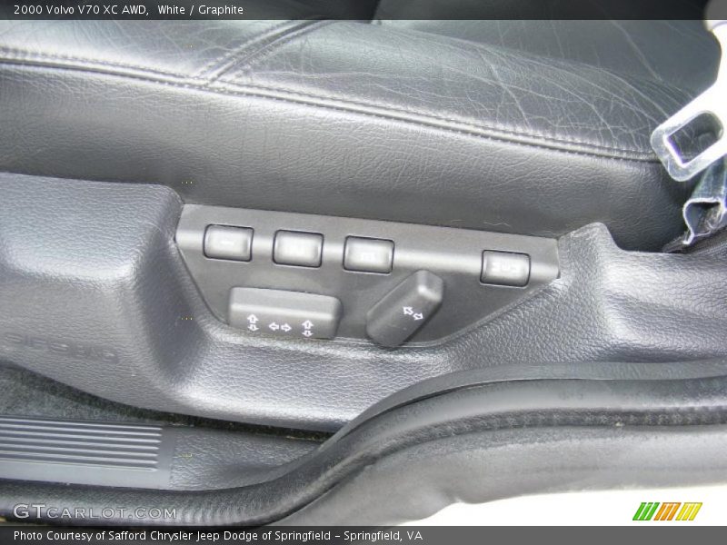 White / Graphite 2000 Volvo V70 XC AWD