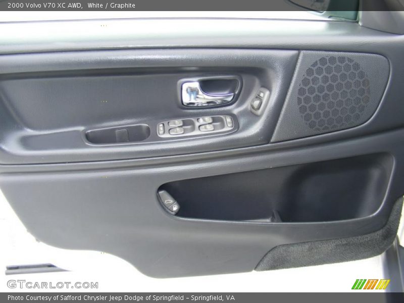 White / Graphite 2000 Volvo V70 XC AWD