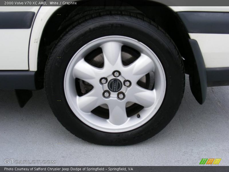 White / Graphite 2000 Volvo V70 XC AWD