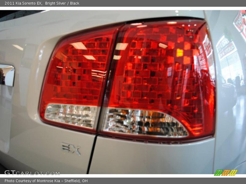 Bright Silver / Black 2011 Kia Sorento EX