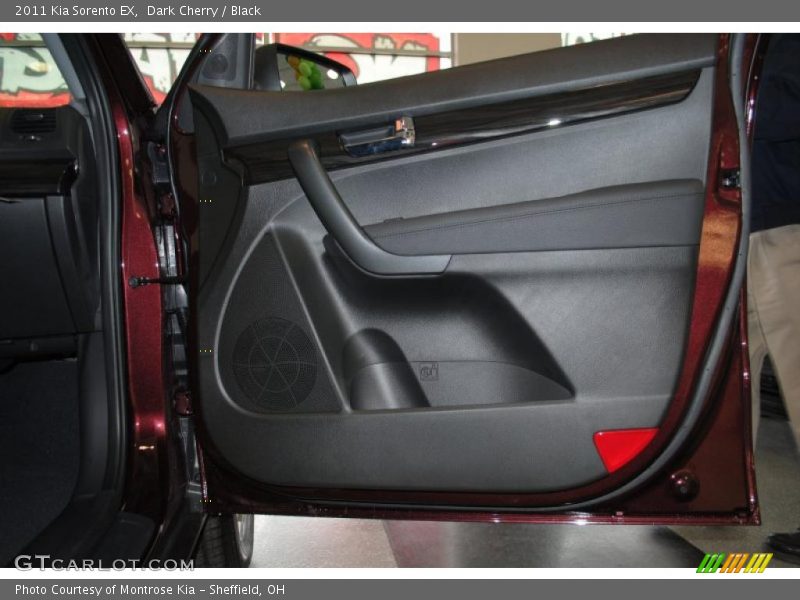 Dark Cherry / Black 2011 Kia Sorento EX