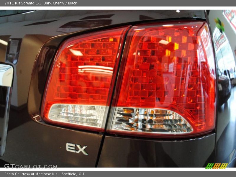 Dark Cherry / Black 2011 Kia Sorento EX