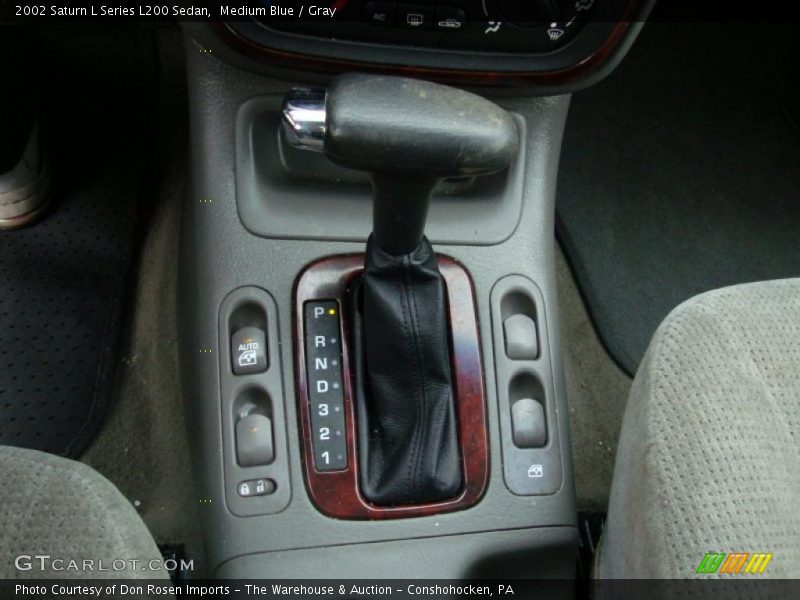 Medium Blue / Gray 2002 Saturn L Series L200 Sedan