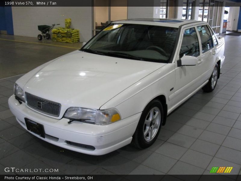White / Tan 1998 Volvo S70