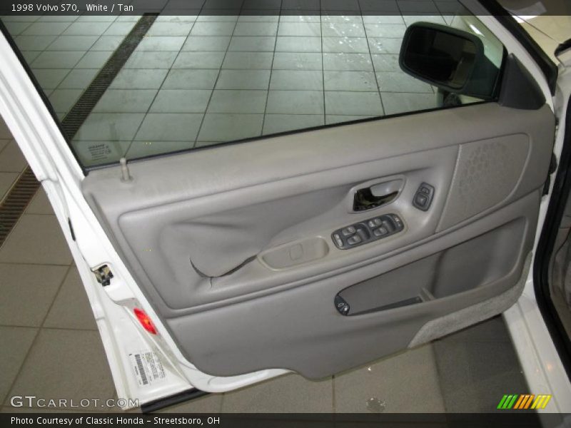 White / Tan 1998 Volvo S70