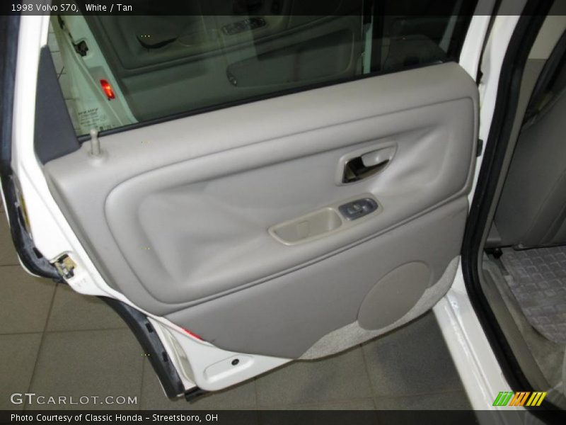 White / Tan 1998 Volvo S70