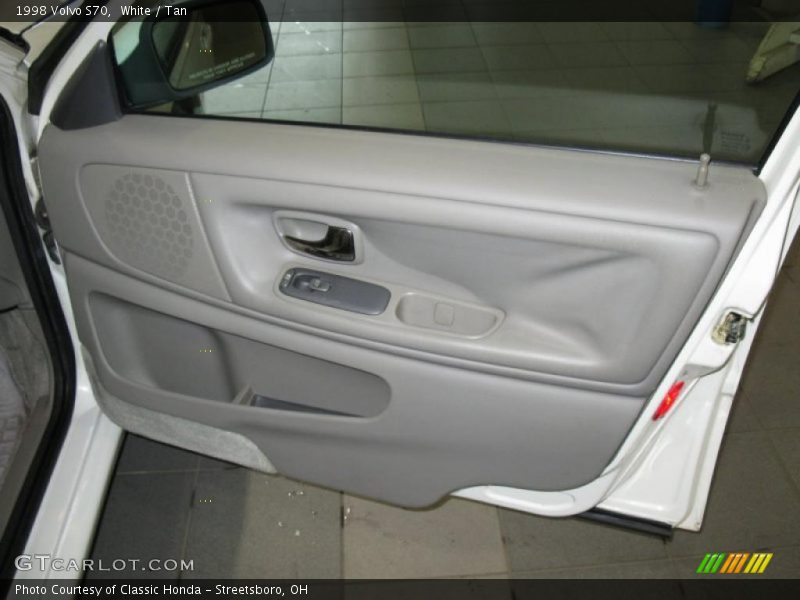 White / Tan 1998 Volvo S70