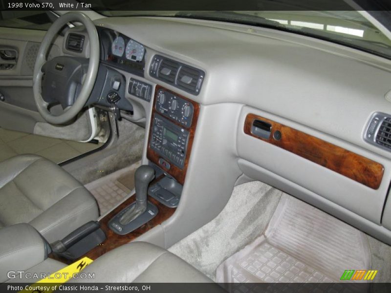 White / Tan 1998 Volvo S70