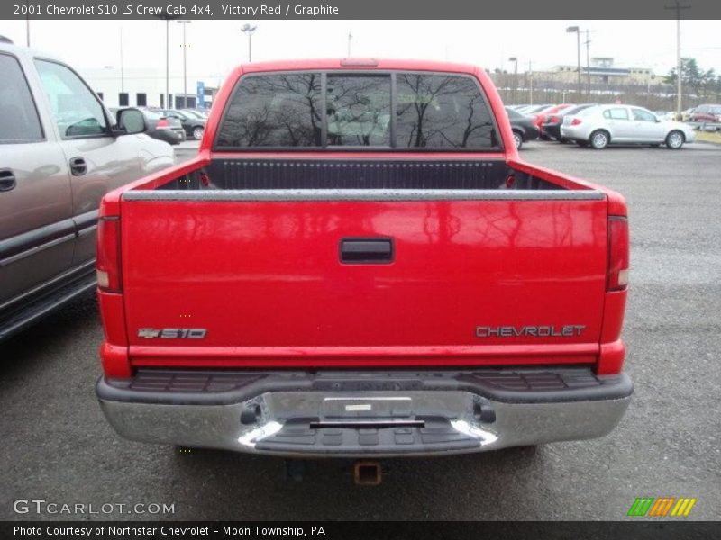 Victory Red / Graphite 2001 Chevrolet S10 LS Crew Cab 4x4