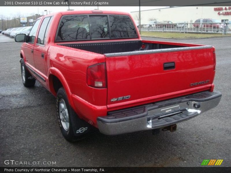 Victory Red / Graphite 2001 Chevrolet S10 LS Crew Cab 4x4