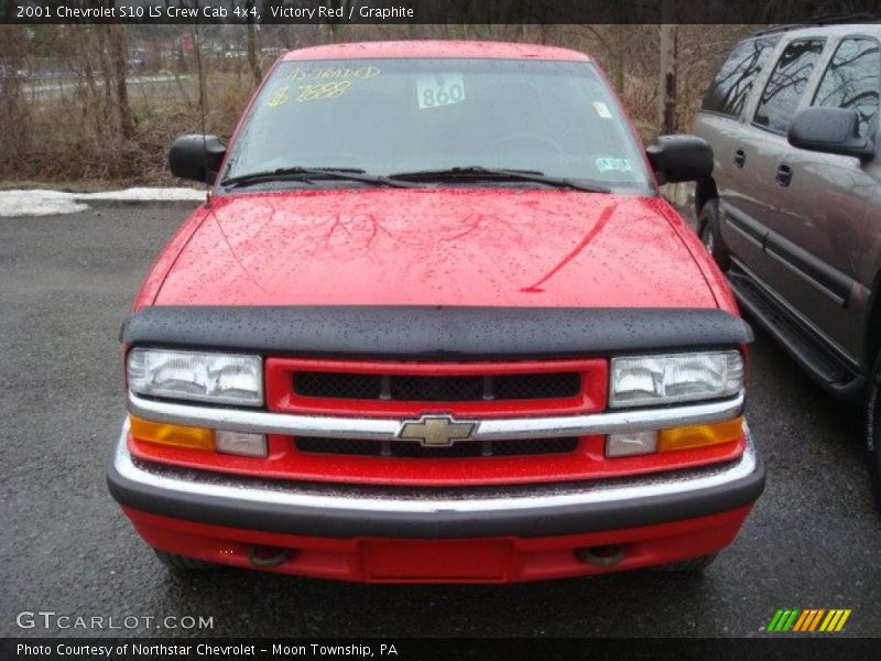 Victory Red / Graphite 2001 Chevrolet S10 LS Crew Cab 4x4