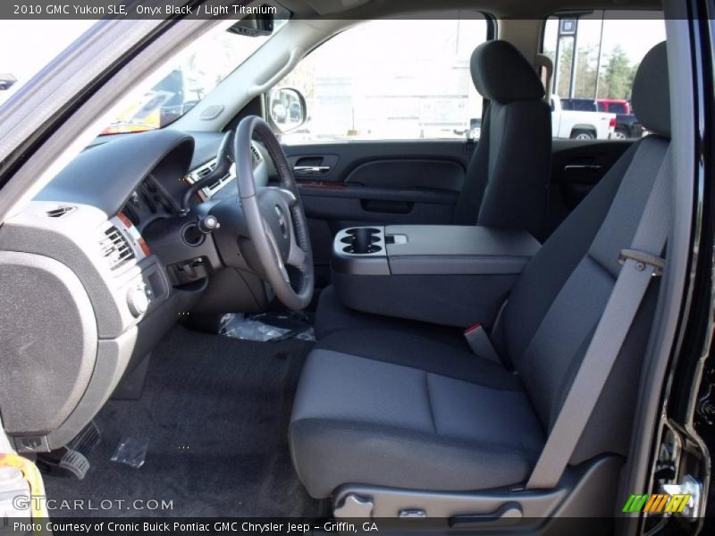 Onyx Black / Light Titanium 2010 GMC Yukon SLE
