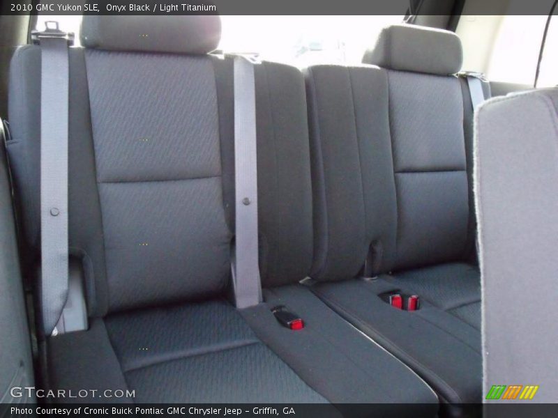 Onyx Black / Light Titanium 2010 GMC Yukon SLE