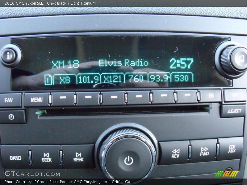 Onyx Black / Light Titanium 2010 GMC Yukon SLE