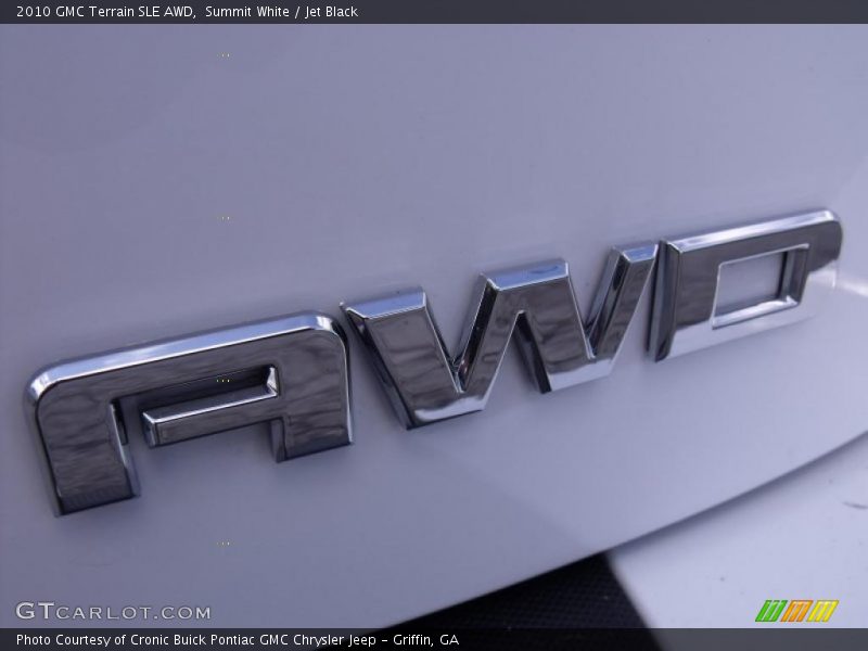 Summit White / Jet Black 2010 GMC Terrain SLE AWD