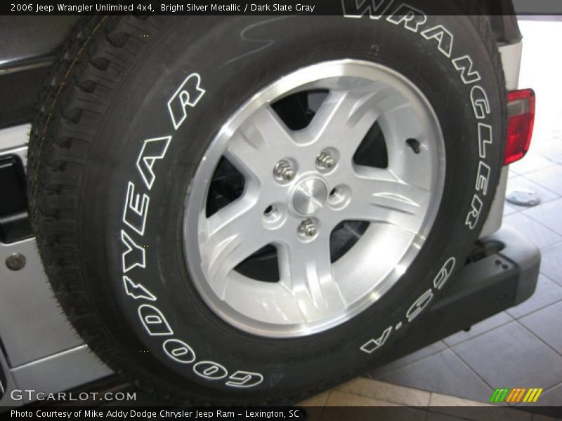 Bright Silver Metallic / Dark Slate Gray 2006 Jeep Wrangler Unlimited 4x4