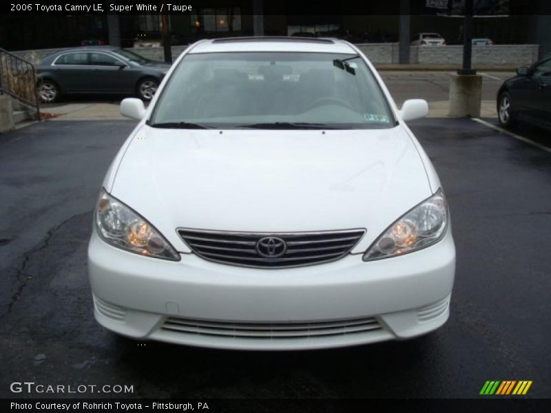Super White / Taupe 2006 Toyota Camry LE