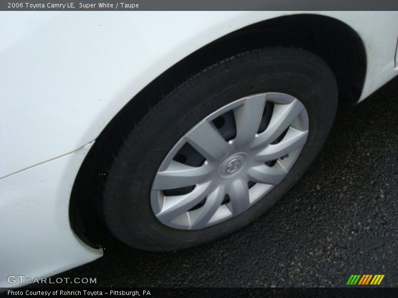 Super White / Taupe 2006 Toyota Camry LE