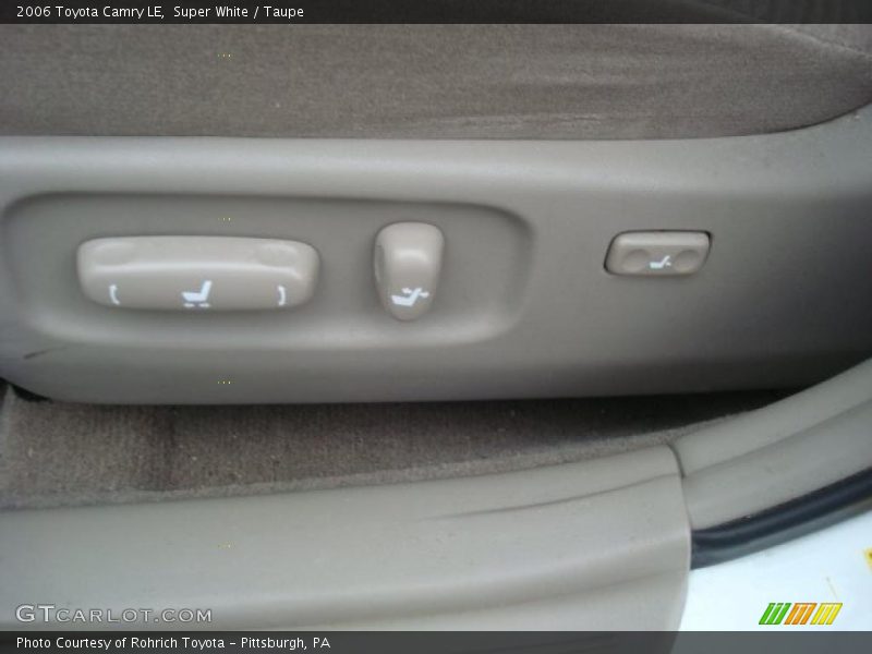 Super White / Taupe 2006 Toyota Camry LE