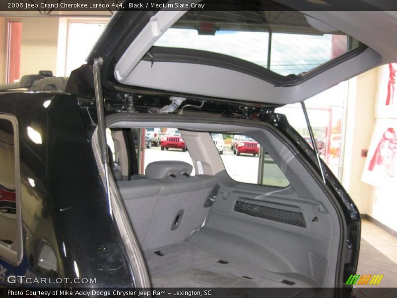 Black / Medium Slate Gray 2006 Jeep Grand Cherokee Laredo 4x4