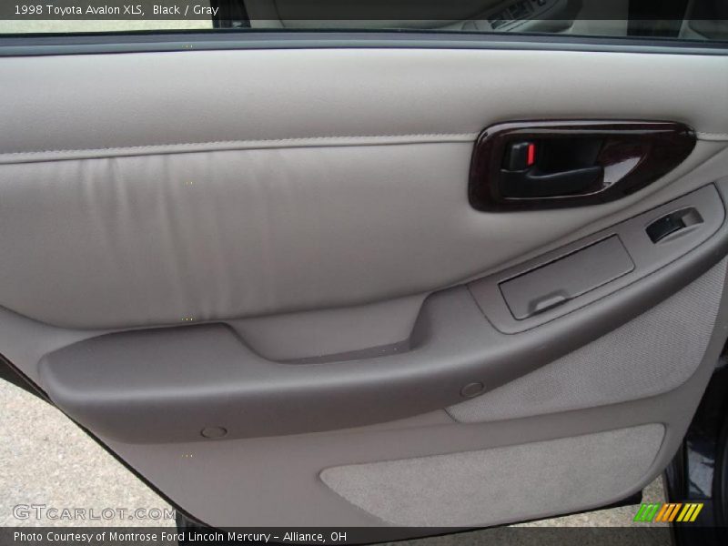 Black / Gray 1998 Toyota Avalon XLS