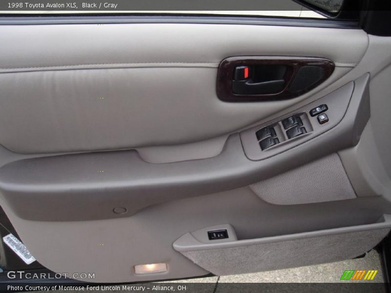 Black / Gray 1998 Toyota Avalon XLS