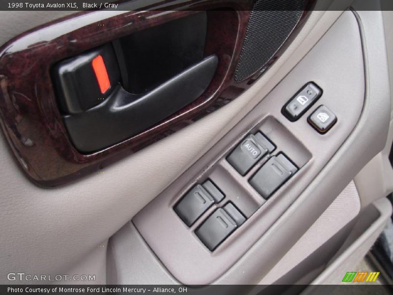 Black / Gray 1998 Toyota Avalon XLS