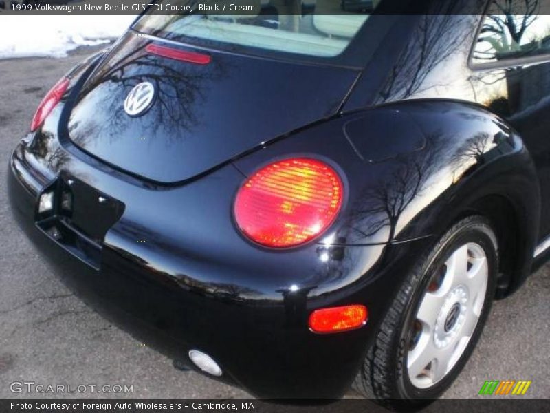 Black / Cream 1999 Volkswagen New Beetle GLS TDI Coupe