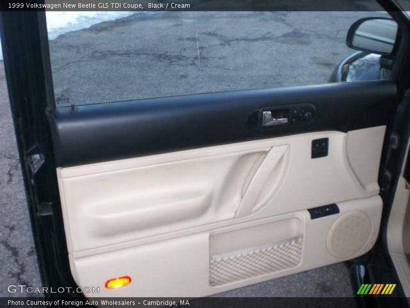 Black / Cream 1999 Volkswagen New Beetle GLS TDI Coupe